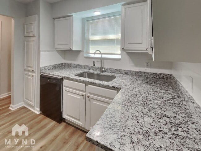 Foto del edificio - 3305 Heritage Ln