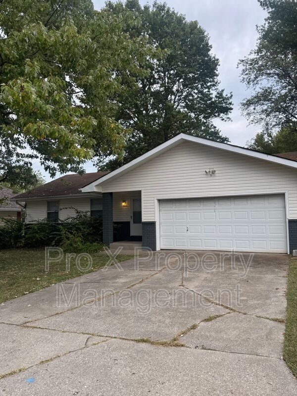Building Photo - 3203 W Riverside St
