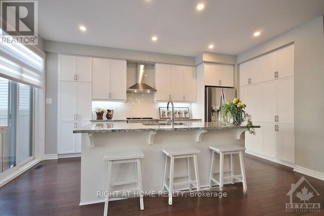 Building Photo - 110 Lavatera St