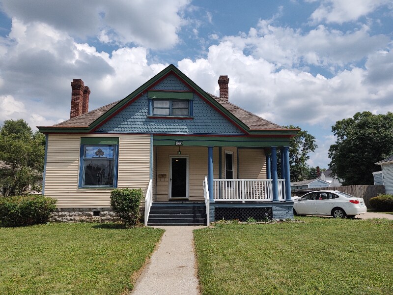 Primary Photo - 150 N Ashland Ave