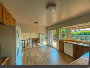 Building Photo - 1521 Genesis Ct