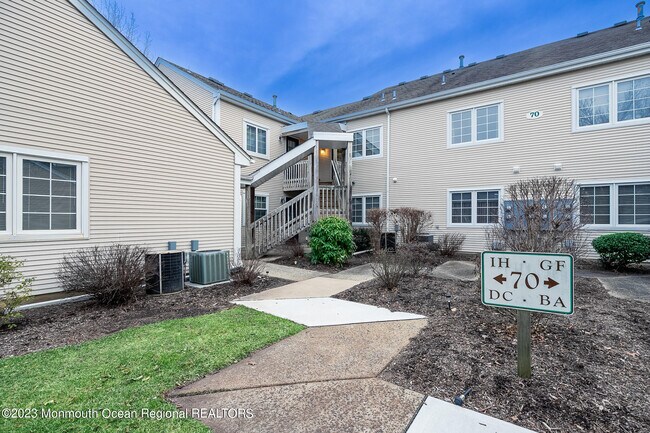 Foto del edificio - 70H Winthrop Rd