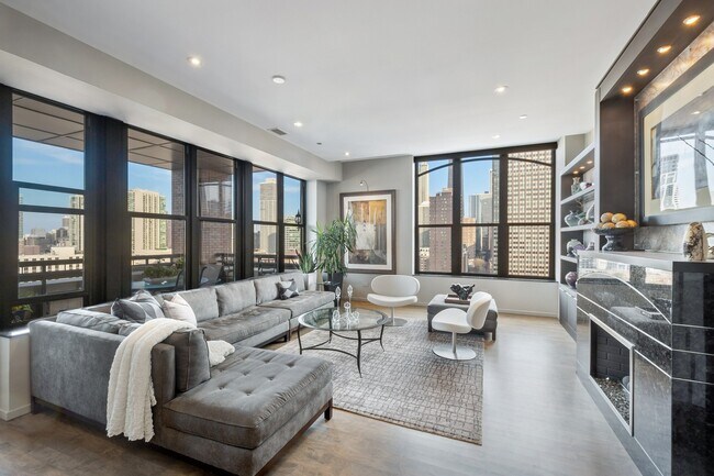 Foto del edificio - 849 N Franklin St