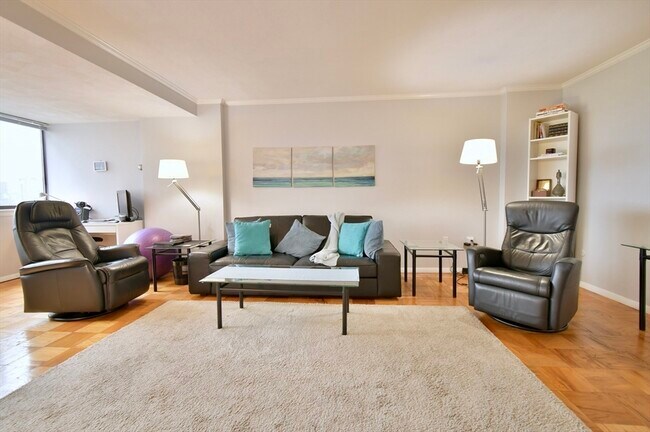 Foto del edificio - 6 Whittier Pl