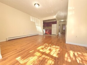 Building Photo - 461 E 181st St