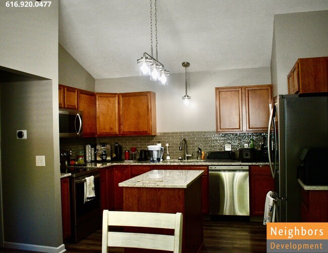 Building Photo - 1026 Coldbrook St NE