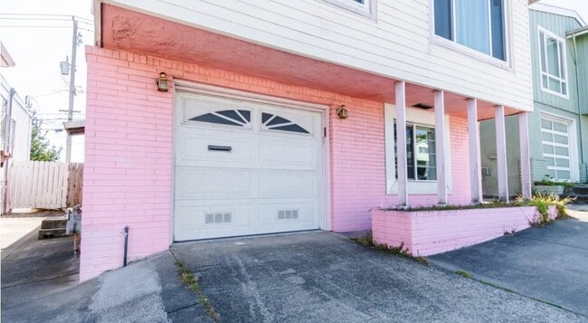 Foto del edificio - 653 St Francis Blvd