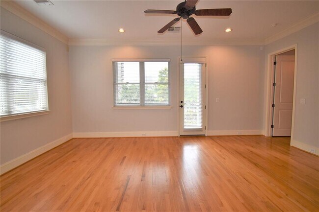 Building Photo - 58 Briar Hollow Ln