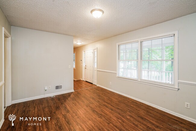 Foto del edificio - 1805 Woodvalley Ct