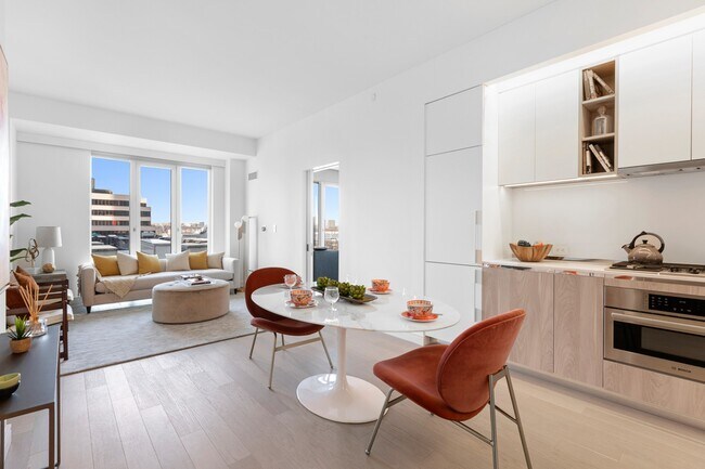 Foto del edificio - 572 Eleventh Avenue