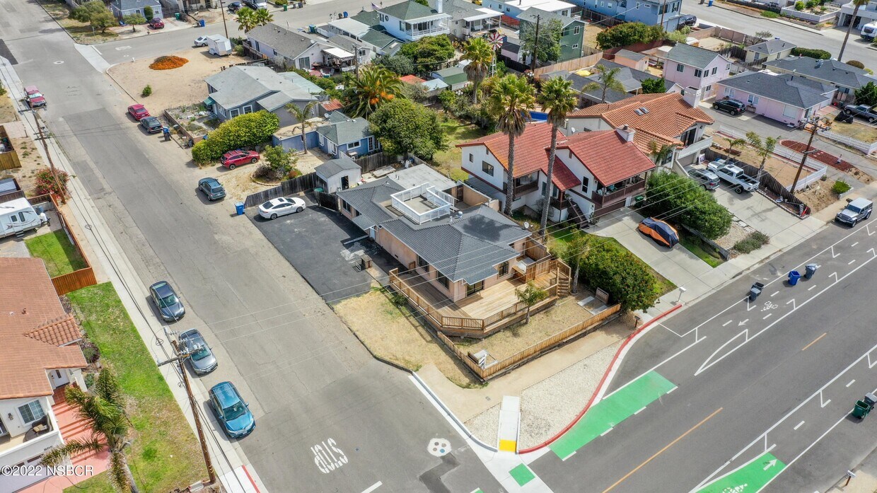 915 Newport Ave, Grover Beach, CA 93433