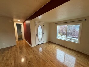 Building Photo - 6356 Ventura Ln