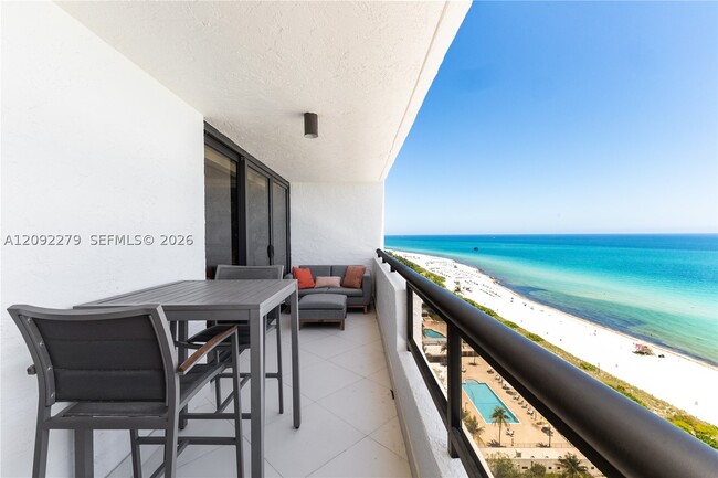 Building Photo - 2555 Collins Ave