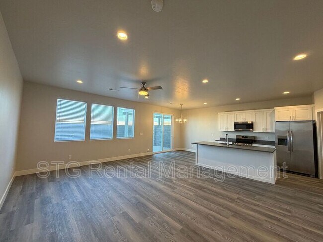 Foto del edificio - 1048 S 4380 W