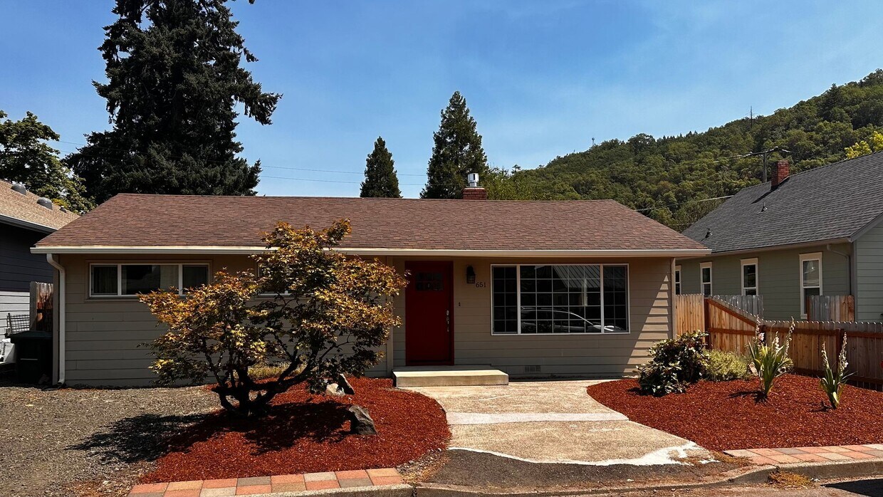 651 W Ballf St, Roseburg, OR 97471 House Rental in Roseburg, OR
