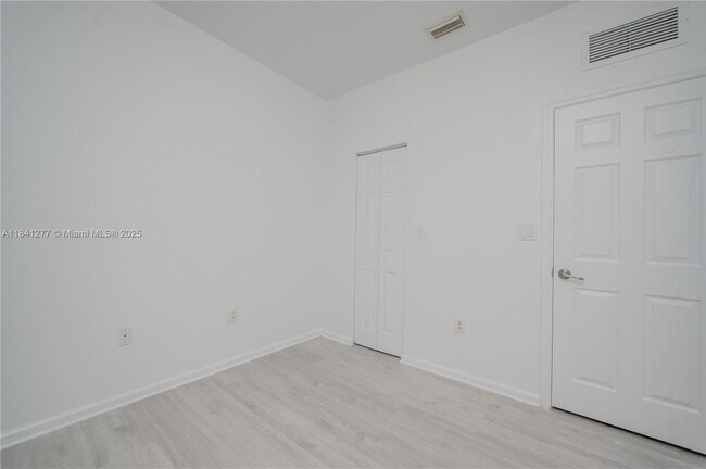 Foto del edificio - 11501 NW 89th St