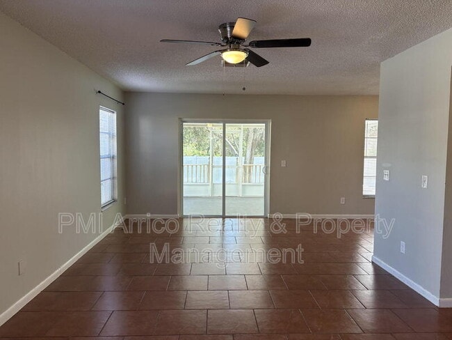 Foto del edificio - 4009 Forecast Dr