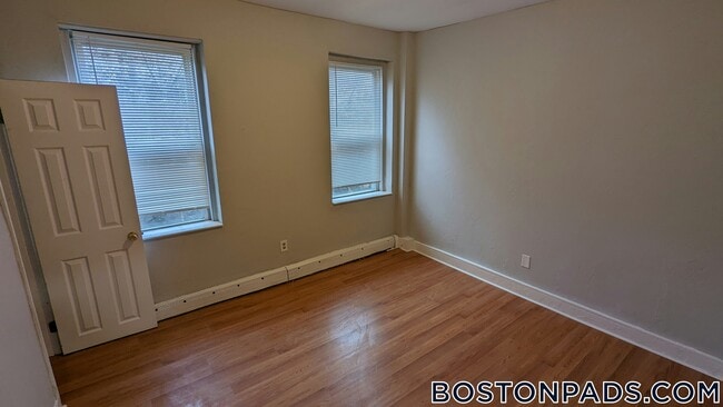 Foto del edificio - 98 Woodledge St