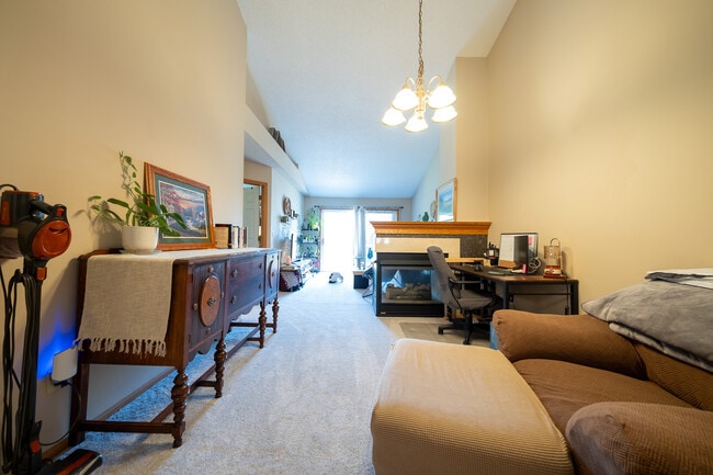 Building Photo - 8772 Coburn Ct