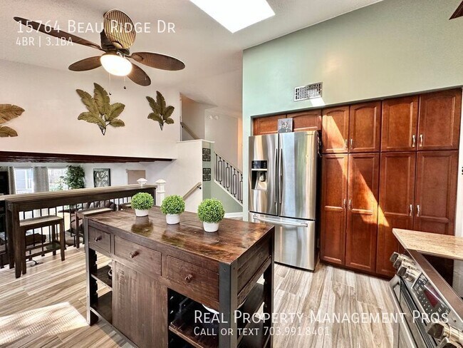 Foto del edificio - 15764 Beau Ridge Dr