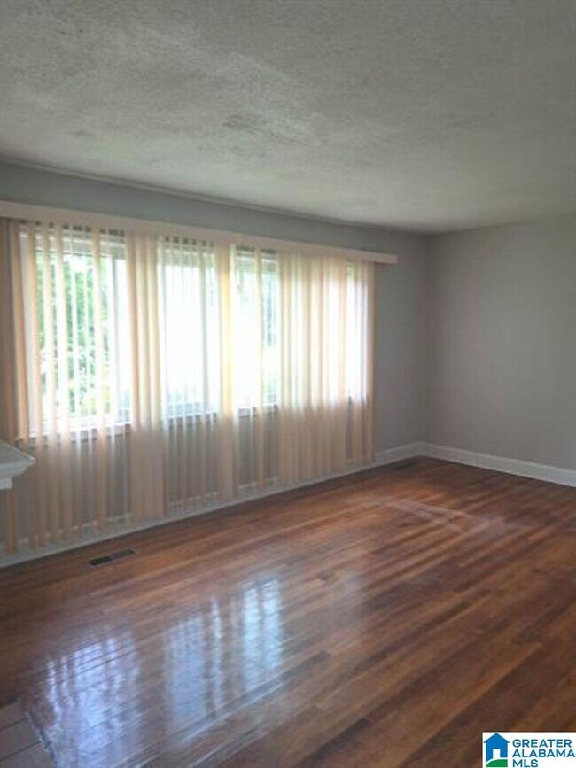 Foto del edificio - 813 46th St S