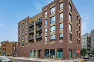 Building Photo - 680 N Milwaukee Ave
