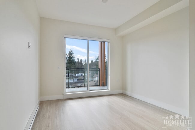 Photo du bâtiment - Gorgeous 1 Bedroom Condo at Scott & Nicholson – Sunshine Hills, North Delta