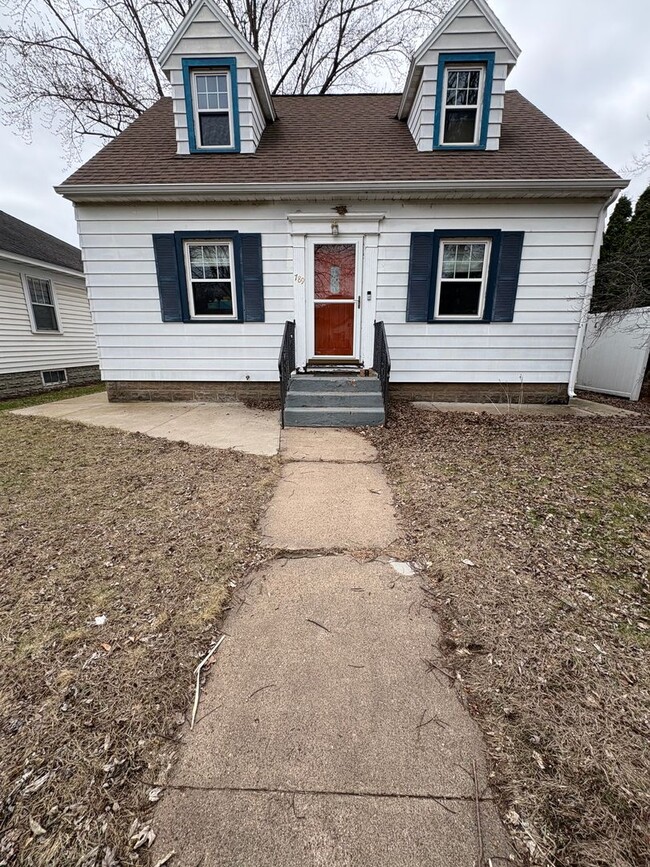 Building Photo - 789 23rd St N