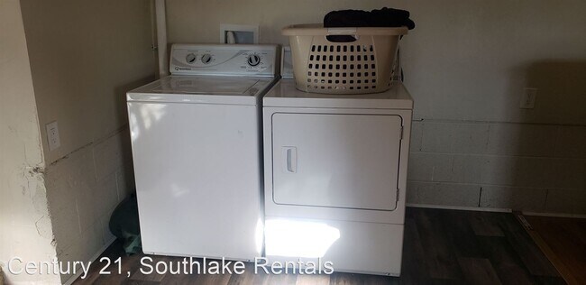 Building Photo - 1 br, 1 bath House - 3851 Country Club