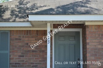 Building Photo - 513 Williams St