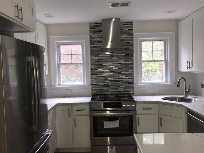 Foto del edificio - 76 Old Rd