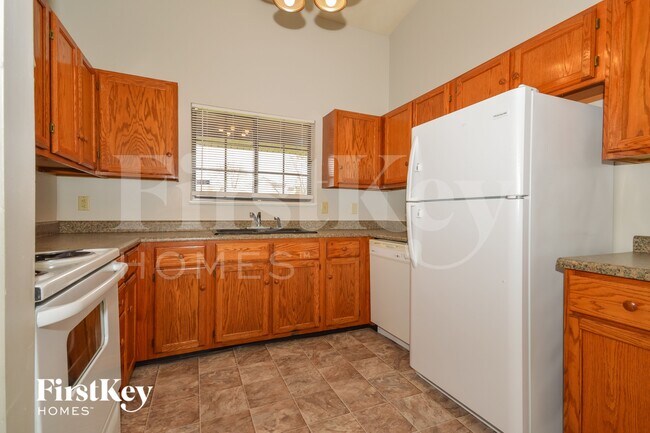 Building Photo - 4030 Harmony Dr