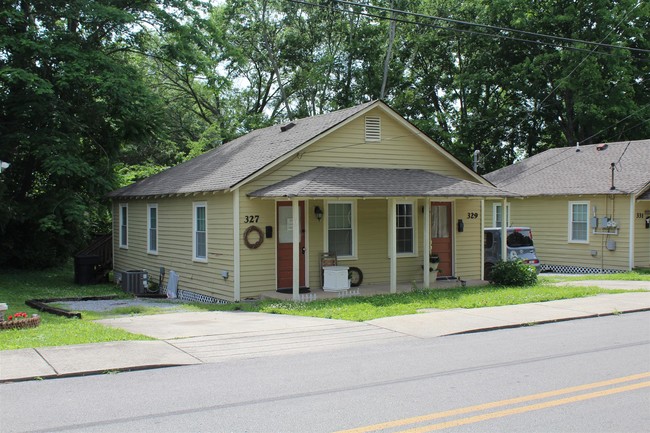 Building Photo - 327 Granbury St