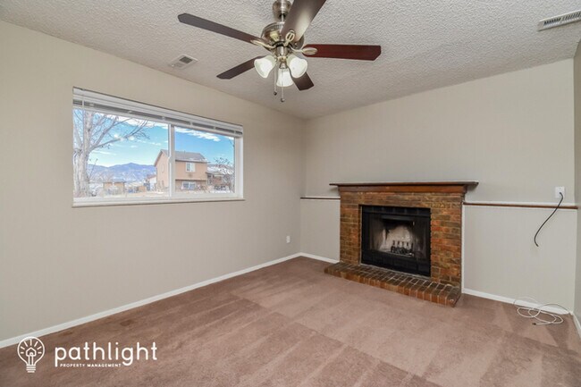 Foto del edificio - 4933 Wineskin Cir, Colorado Springs, CO, 8...