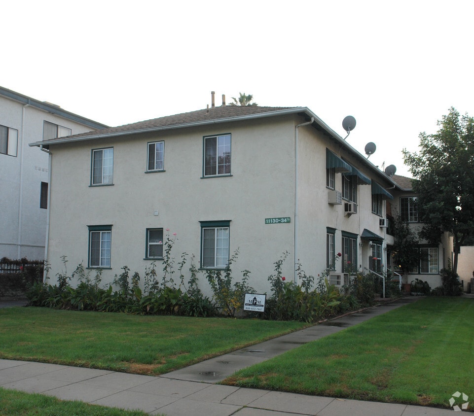 Building Photo - 11130 Morrison St