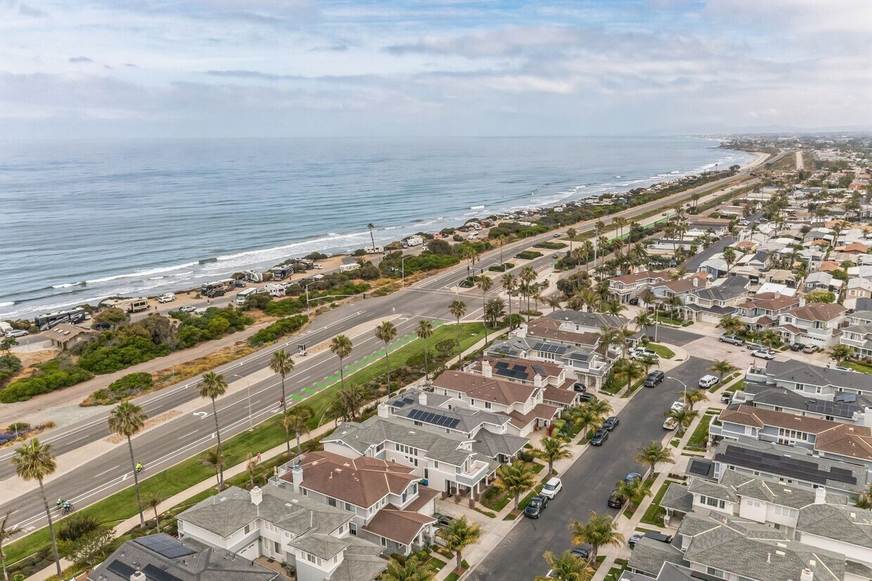 Primary Photo - Newly Remodeled 4B/2.5BA House in Carlsbad...