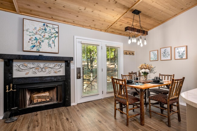 Building Photo - 235 Ozark Mountain Resort Dr