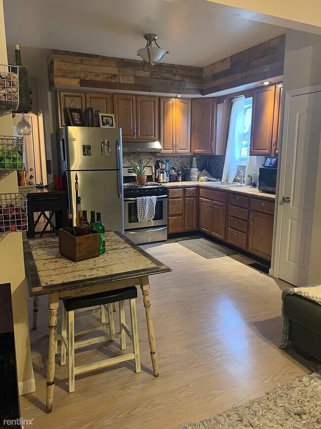 Building Photo - 3 br, 2 bath House - 12 5th St
