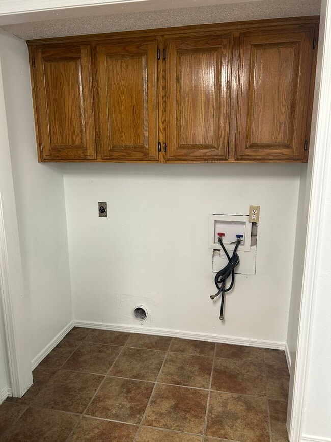 Building Photo - 1013 SE 5th St