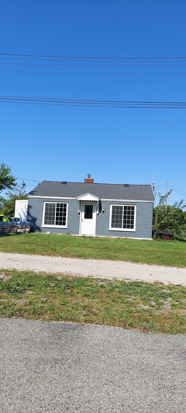 Building Photo - 122 E Anderson Ct