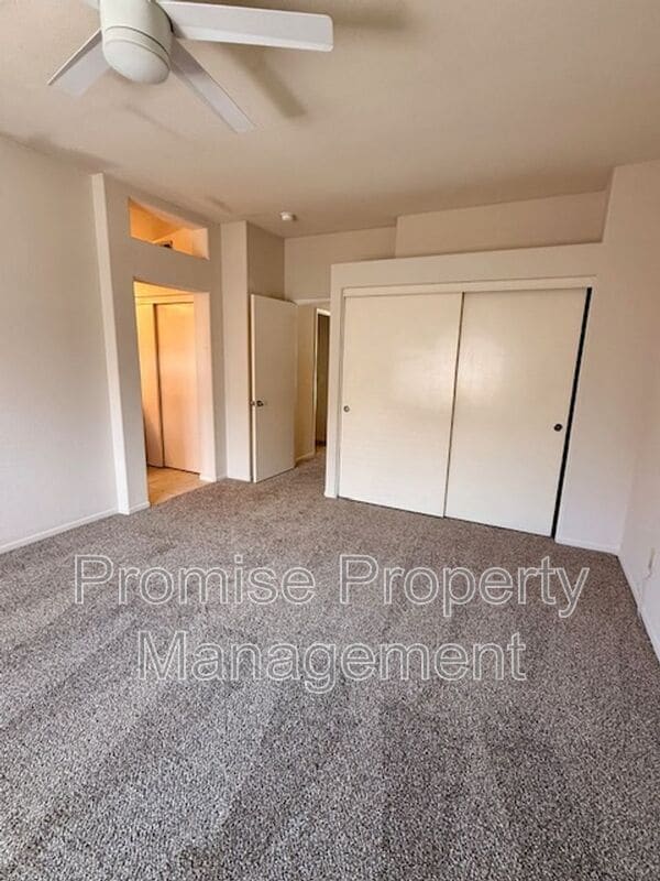 Building Photo - 4660 Los Alamos Way
