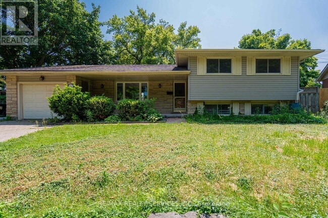 Building Photo - 285 Thorncrest Dr