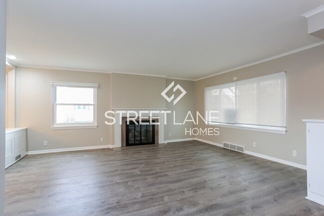 Building Photo - Charming 3 Bedroom in Columbus!