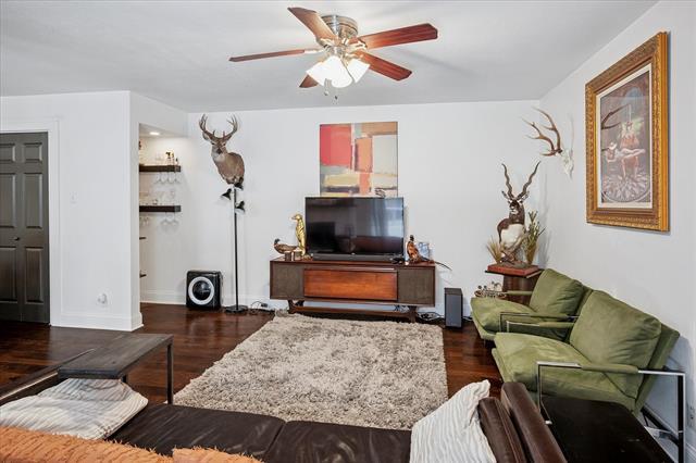 Foto del edificio - 4777 Cedar Springs Rd