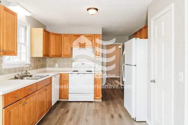 Building Photo - 9574 Windsor Lake Blvd