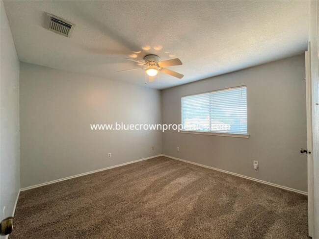 Foto del edificio - 1920 Oakbluff Dr