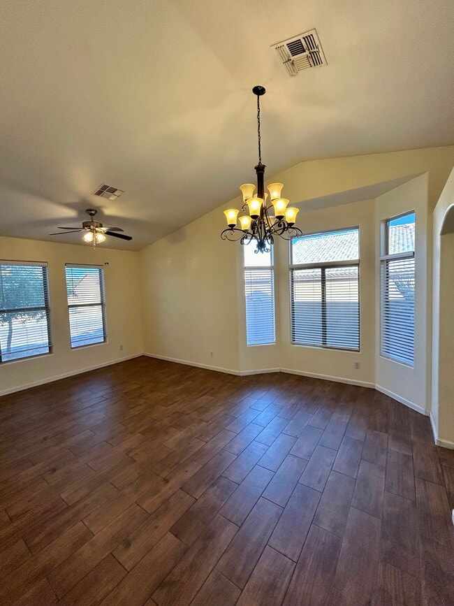 Foto del edificio - 7417 W Jones Ave