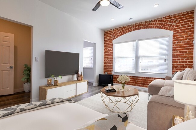 Interior Photo - Cozy & Contemporary Studio in Koreatown