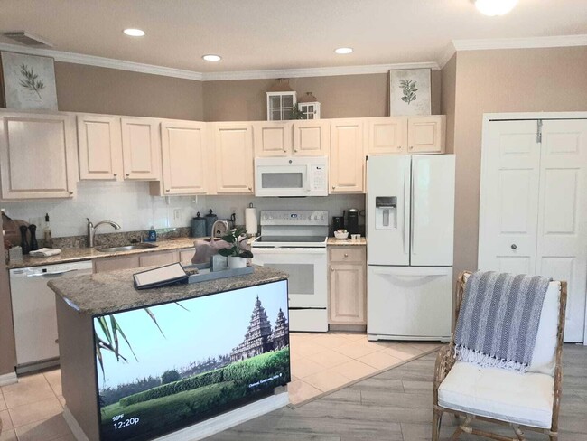 Building Photo - 10067 Perfect Dr