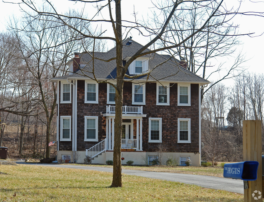 Building Photo - 217 Bynum Ridge Rd